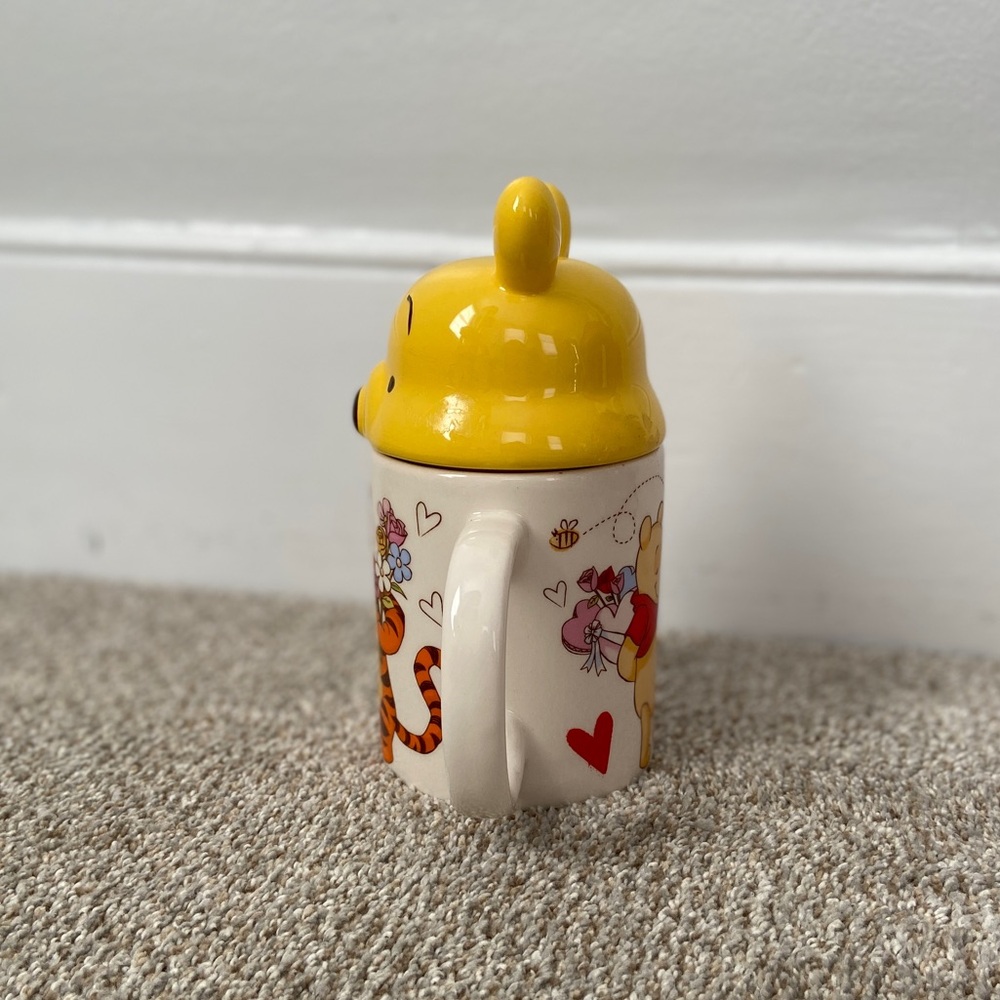 Winnie the Pooh Valentines Day Mug with Topper - Picture 3 of 7